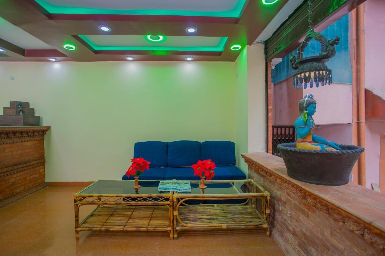Oyo Hotel Antique Kutty Katmandou Extérieur photo