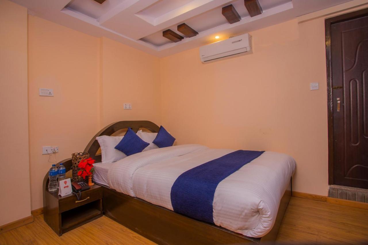 Oyo Hotel Antique Kutty Katmandou Extérieur photo