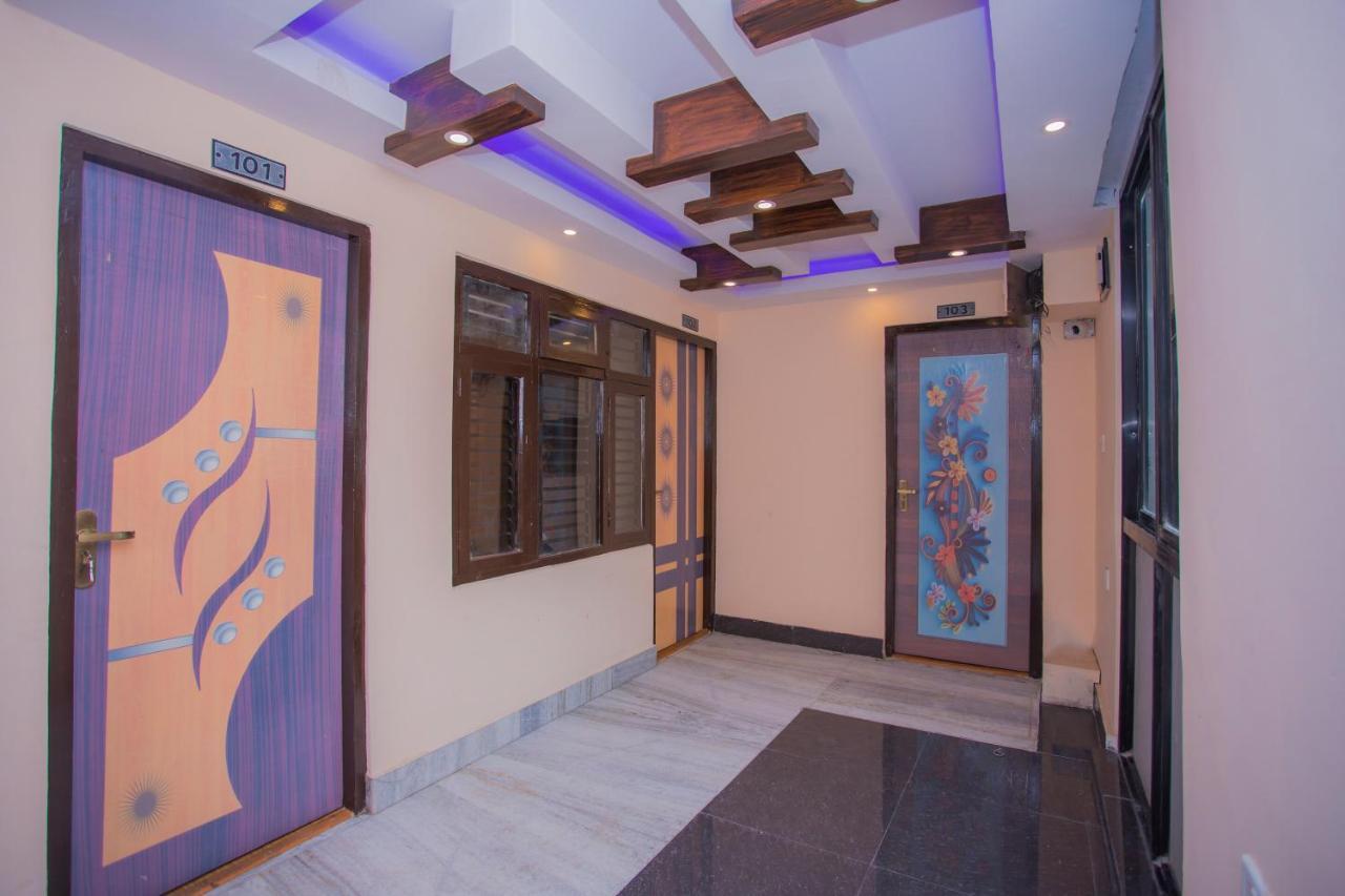 Oyo Hotel Antique Kutty Katmandou Extérieur photo