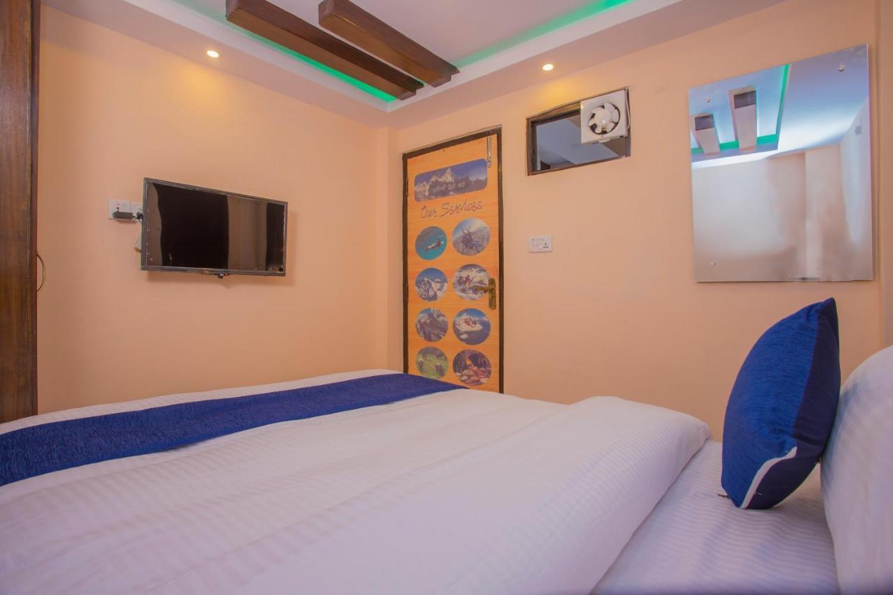 Oyo Hotel Antique Kutty Katmandou Extérieur photo