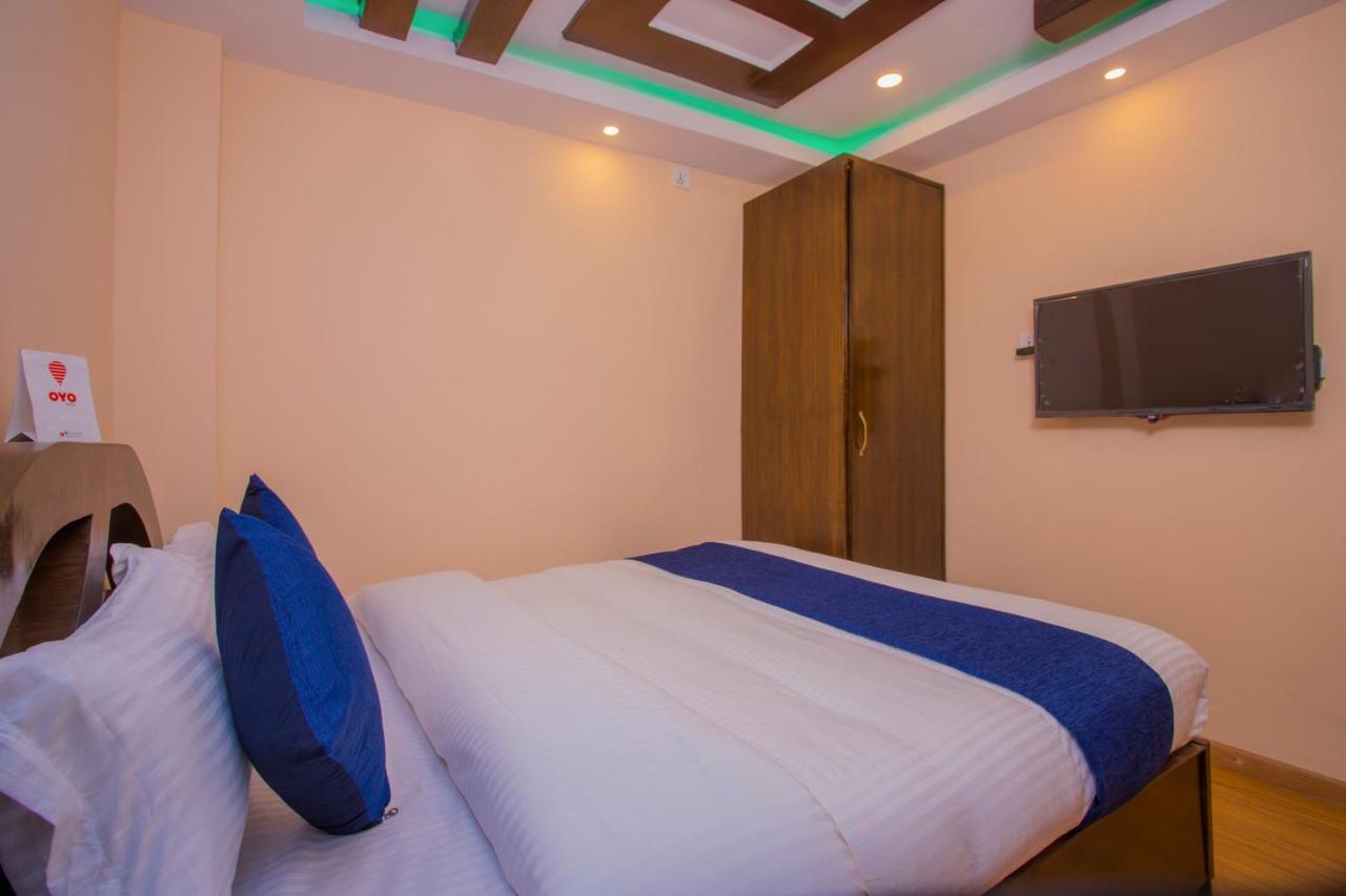 Oyo Hotel Antique Kutty Katmandou Extérieur photo